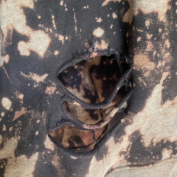 Bleached Distressed Sweater - Picture 3 of 4